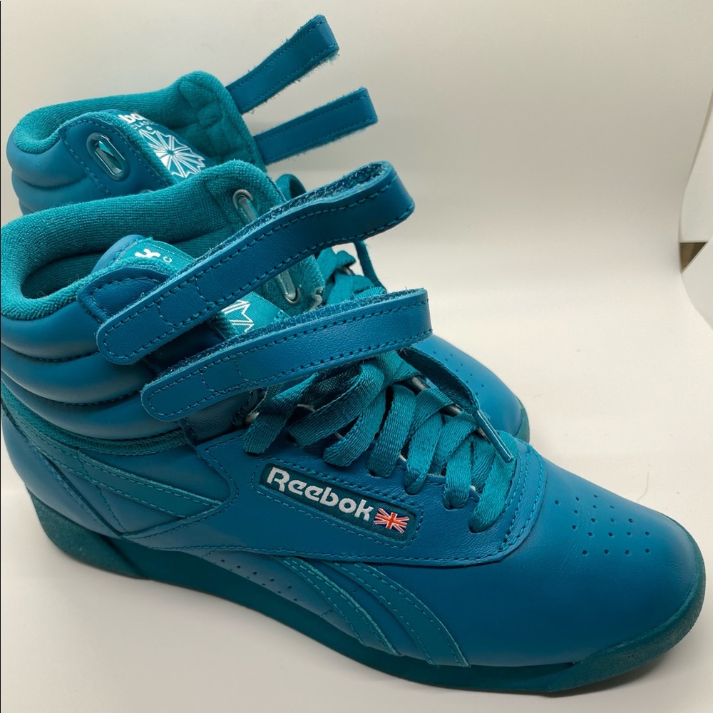 Authentic Reebok Classic HiTop Turquoise sneakers